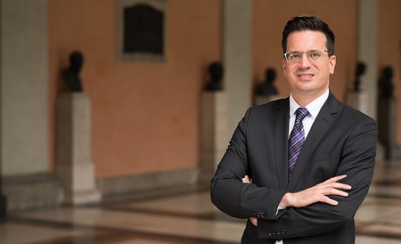 Kirchenrechtler: Staat-Kirche-Verhältnis in Österreich zukunftsweisend