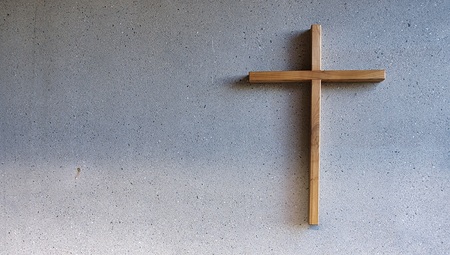 Das Kreuz ist das Symbol des Christentums schlechthin. Am Konzil von Ephesus (431 n. Chr.) wurde das Kreuz offiziell Symbol für das Christentum. Für Christen ist das Kreuz Zeichen unserer Zugehörigkeit zu Jesus und der Liebe Gottes zu den Menschen. D