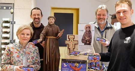 Präsentation des 'Franziskus-Schokolade'