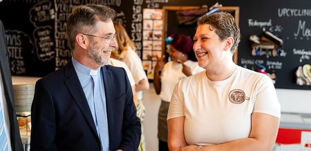 Jobs für Alleinerziehende: Neues 'Mamas Café' in Wien eröffnet