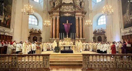 Erzbischof Lackner bei der Chrisammesse im Salzburger Dom