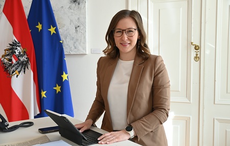 Bundesministerin Claudia Bauer