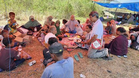 Erzbischof Kleden besucht Erdbebenopfer auf Insel Flores