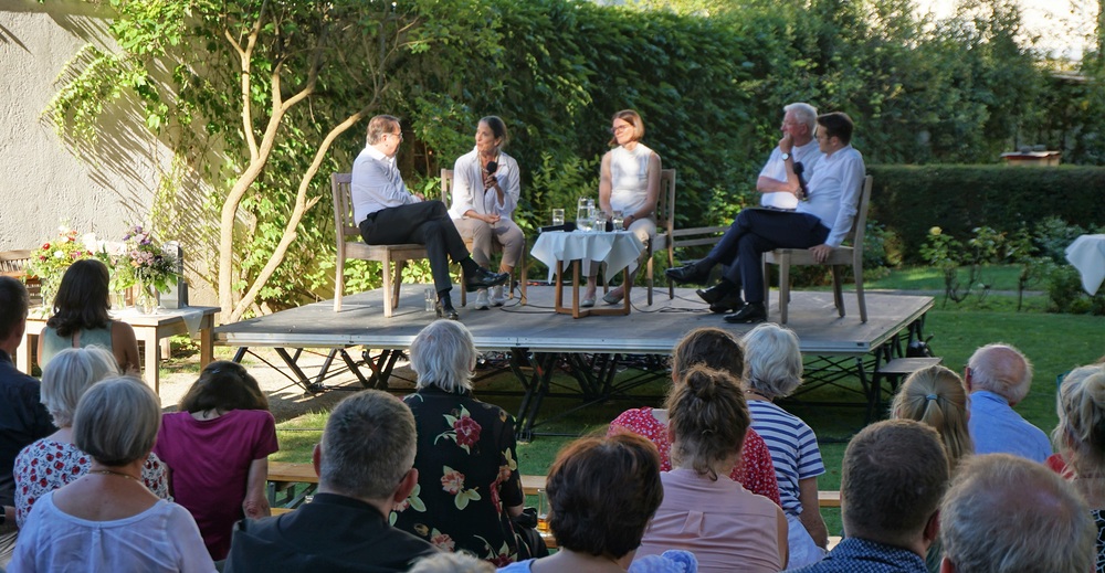 Gartenfest bei Erzbischof Lackner / Kathpress / Henning Klingen Kirchliche Sommertagungen: Bildung, Theologie und spirituelle Impulse
