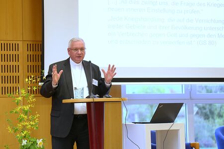 Militärbischof von Österreich bei Tagung der 'Kommission Weltreligionen' am 21./22. April 2026 über 'Religionen, Krieg und Frieden' im Salzburger Bildungshaus St. Virgil