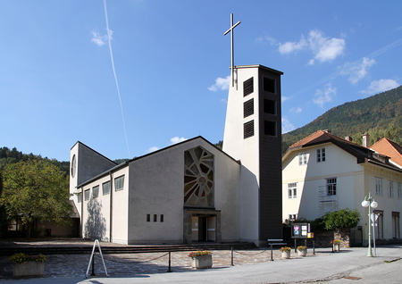 Erzdiözese Wien bietet Kirche in Hirschwang zum Kauf an