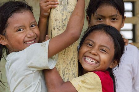 Weltweit leben lt. UNICEF mehr als 417 Millionen Kinder in schwerer multidimensionaler Armut. In der von der österreichischen Entwicklungsorganisation Jugend Eine Welt unterstützten „Fundación Don Bosco“ in Ambato/Ecuador erhalten die Kinder Betreuun